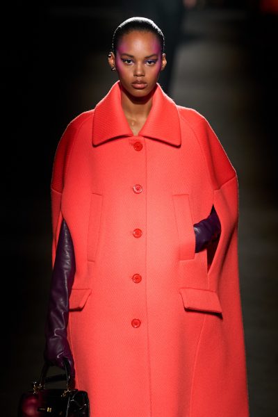 deze-onverwachte-maar-prachtige-kleurencombinaties-bij-balenciaga-wil-je-proberen-386720