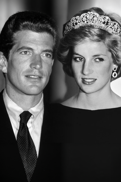 het-echte-verhaal-achter-de-connectie-van-jfk-jr-en-carolyn-bessette-met-prinses-diana-388339
