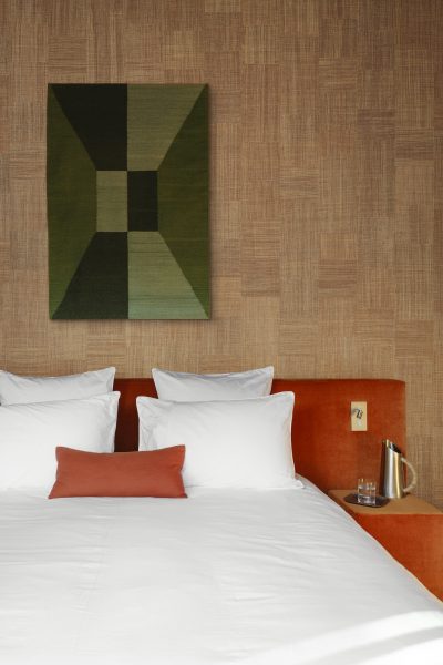 deze-luxe-merken-verheffen-behang-tot-kunst-voor-aan-de-muur-388535