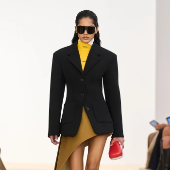 de-asymmetrische-rok-is-een-must-have-voor-de-lente-389793