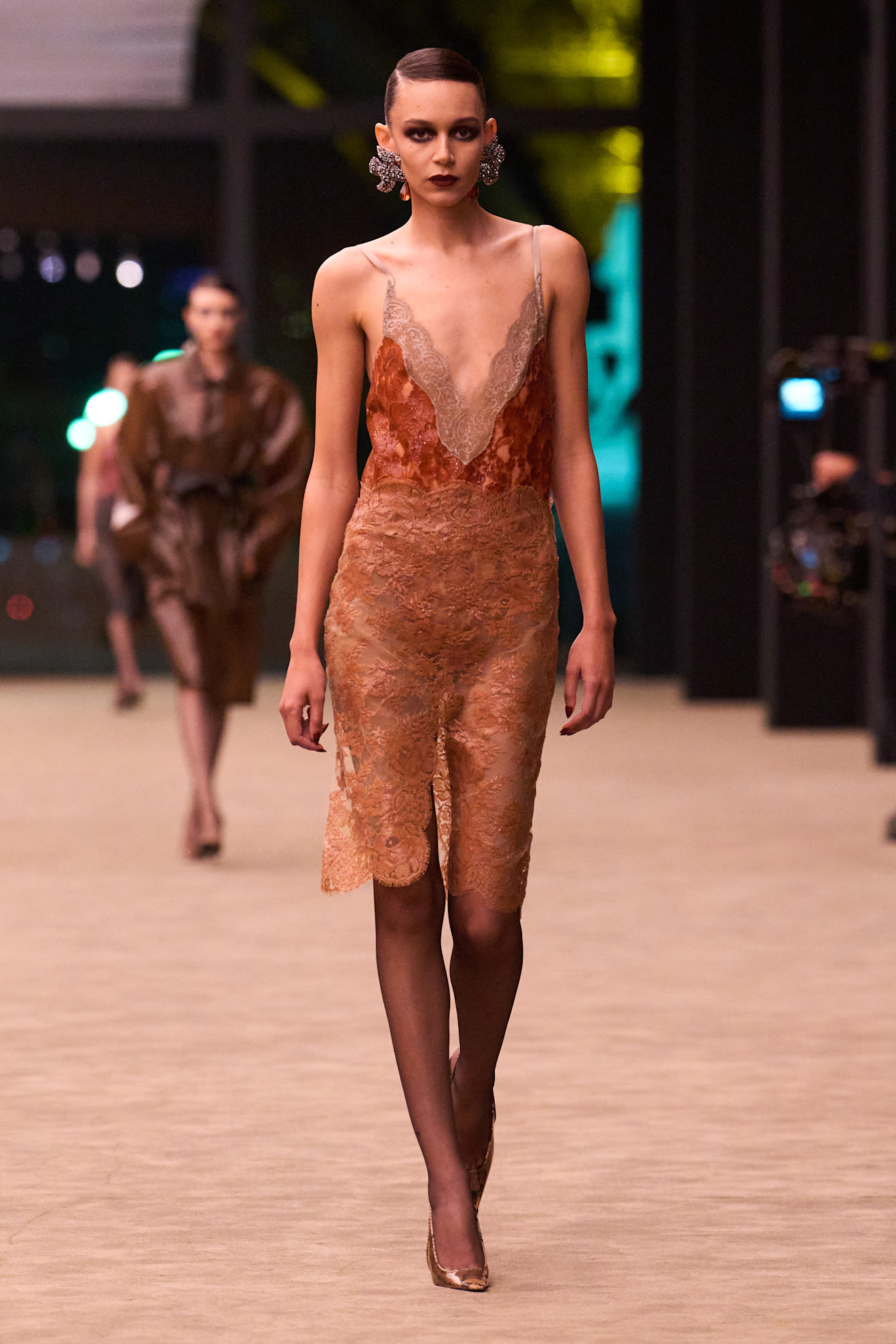 Een look van Saint Laurents najaar 2026-show