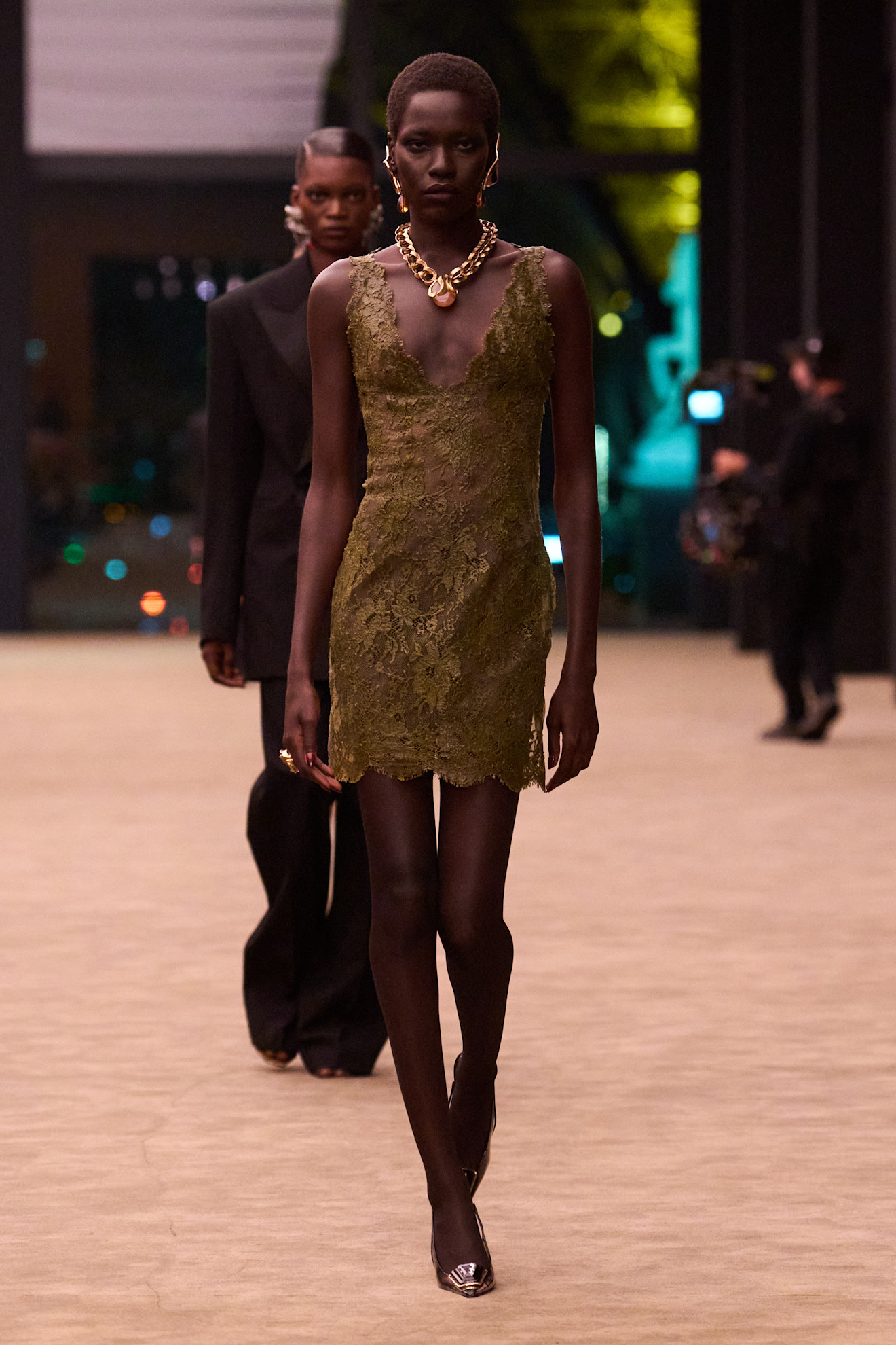 Een look van Saint Laurents najaar 2026-show