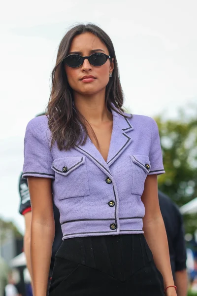 een-week-na-haar-bruiloft-schittert-alexandra-leclerc-in-vintage-chanel-386783