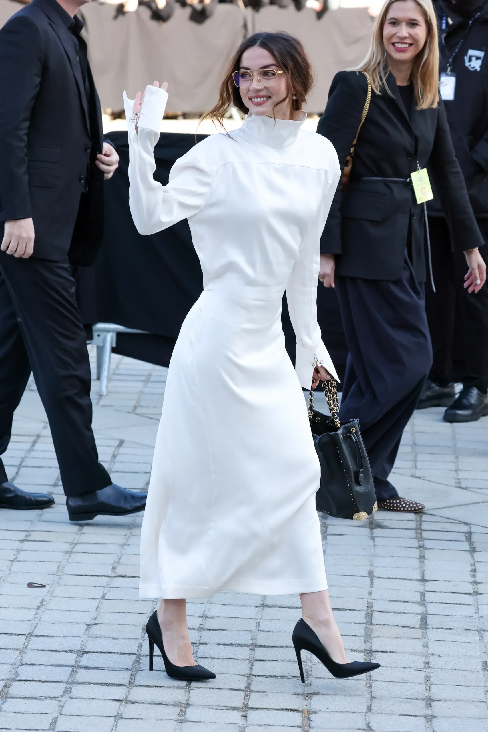 Ana de Armas bij Louis Vuitton tijdens PFW