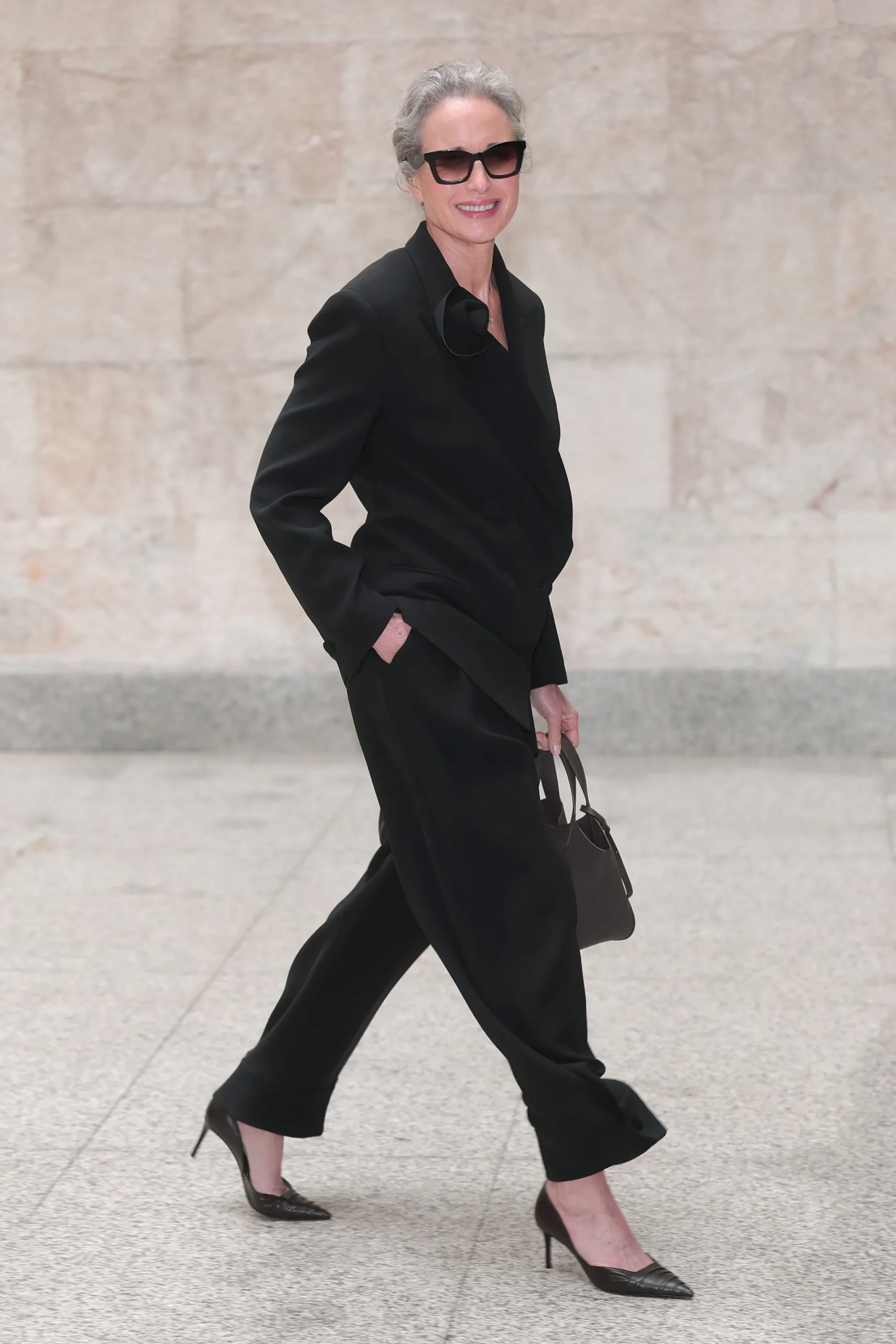 Andie MacDowell bij Giorgio Armani herfst/winter 2026