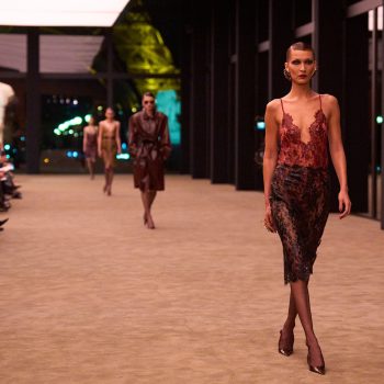 ook-volgens-saint-laurent-wordt-boudoir-dressing-een-grote-trend-386267