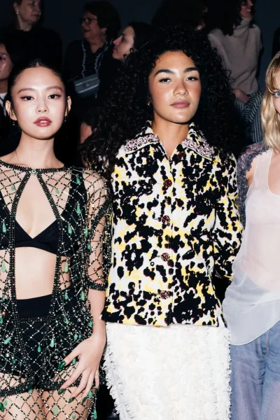 teyana-taylor-margot-robbie-bekijk-de-met-sterren-gevulde-front-row-van-chanel-386809