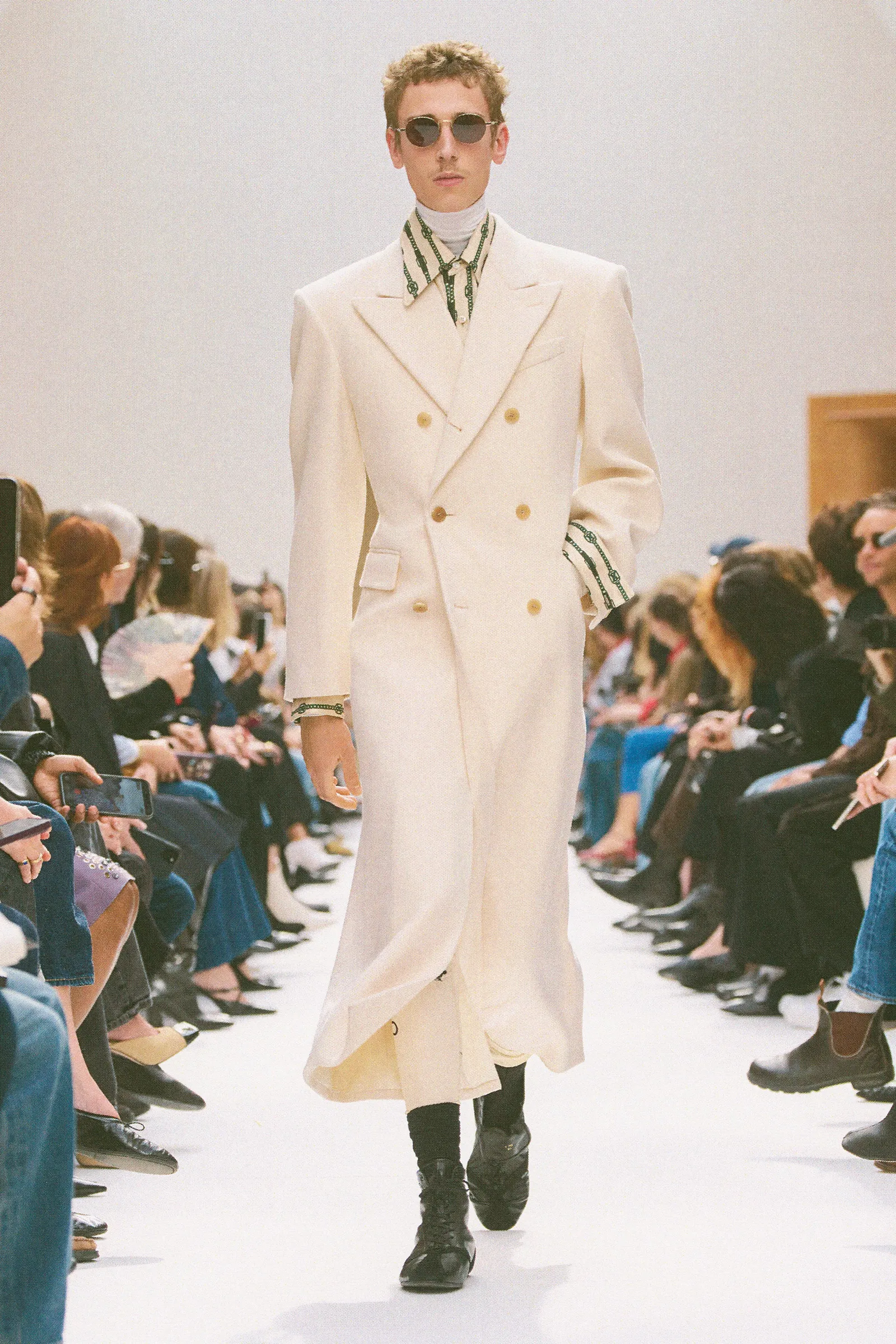 Half-tucked collar bij Celine herfst/winter 2026