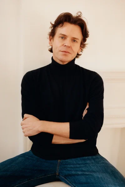 christopher-kane-keert-terug-naar-de-mode-als-creative-director-van-mulberry-388979