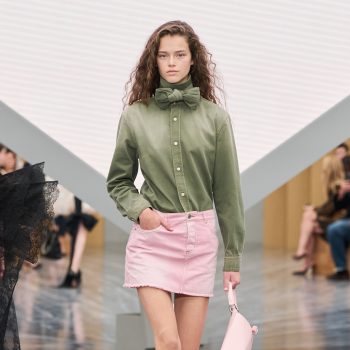 meer-dan-een-gekleurde-minirok-heb-je-dit-seizoen-niet-nodig-voor-een-stijlvolle-zomerlook-386219