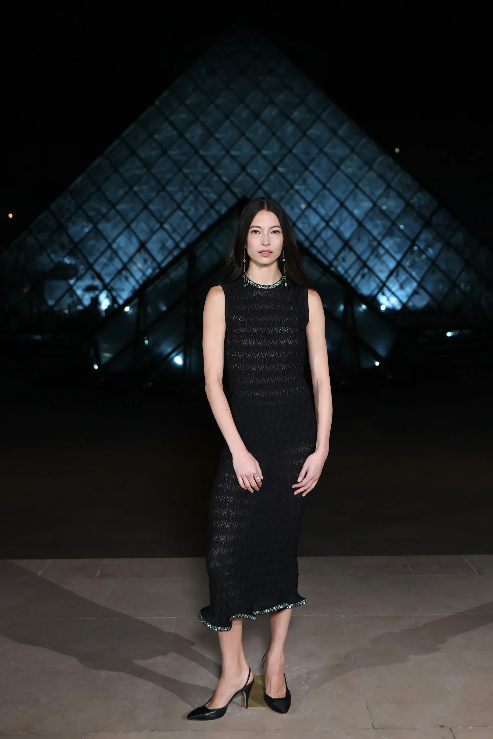 Hannah O'Neill in Chanel tijdens Paris Fashion Week