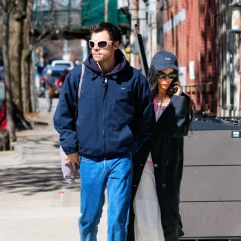harry-styles-en-zoe-kravitz-vinden-effortlessly-cool-opnieuw-uit-386874
