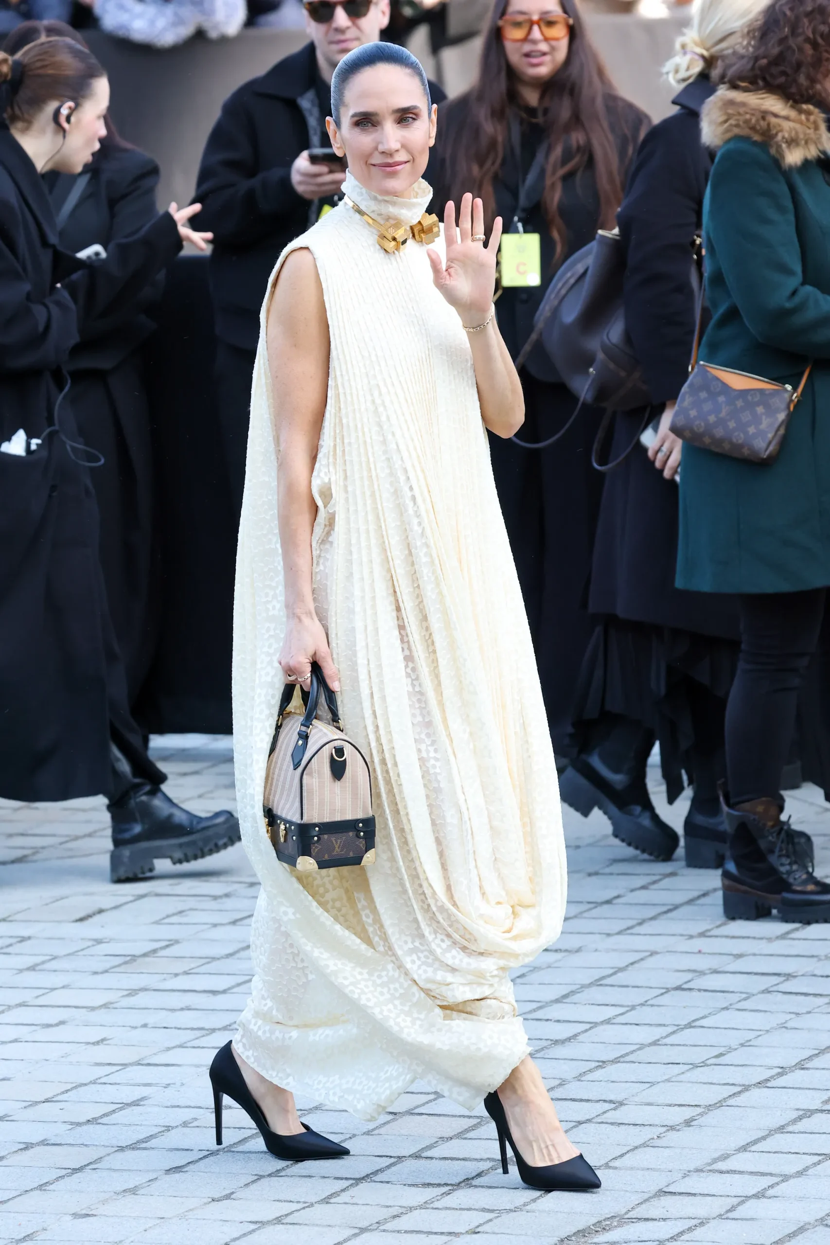 Jennifer Connelly bij Louis Vuitton tijdens PFW