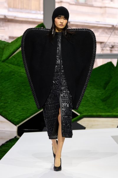 louis-vuitton-toont-next-level-brede-schouders-tijdens-herfst-winter-2026-show-386951