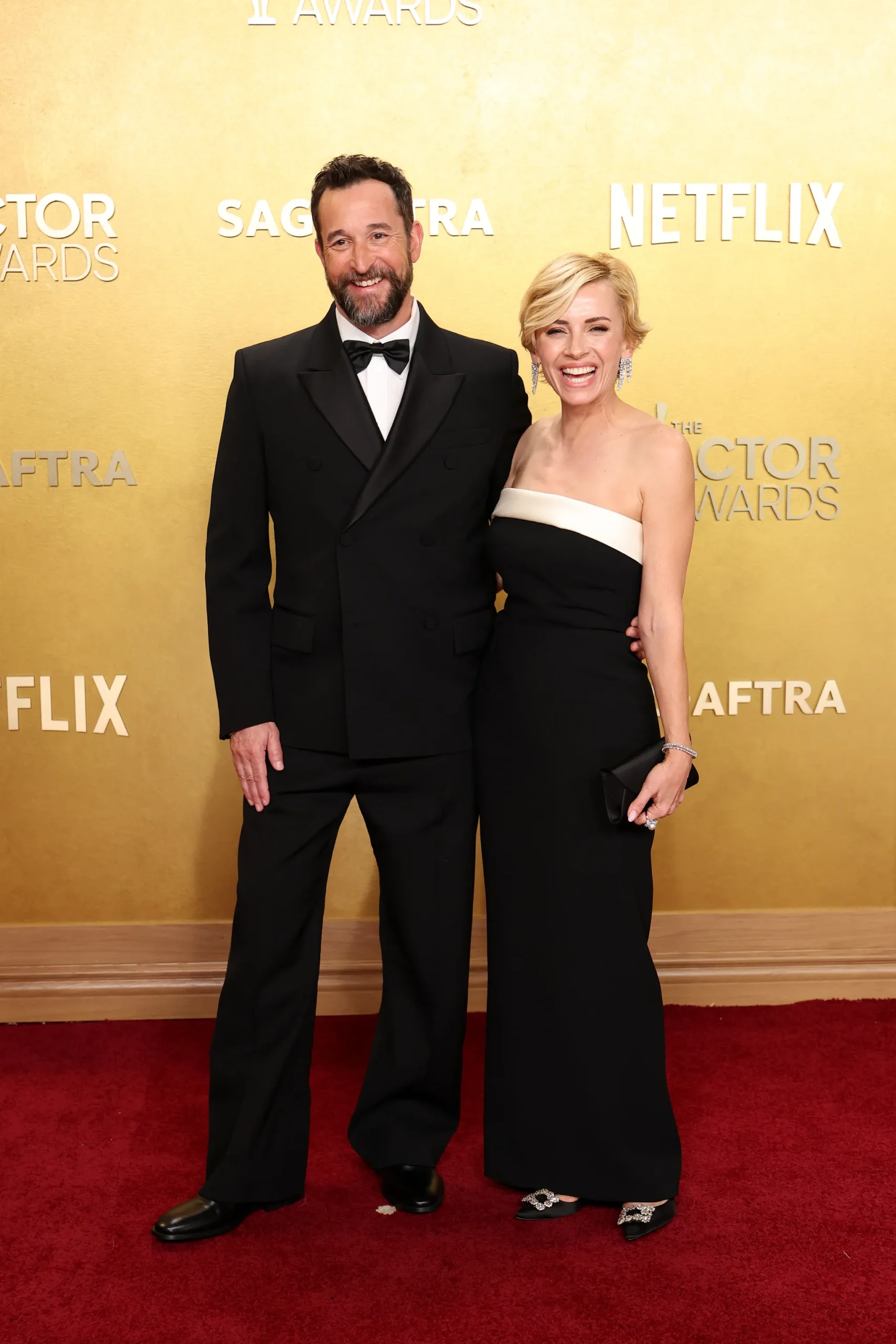 Noah Wyle en Sara Wells als koppel bij de SAG Awards 2026