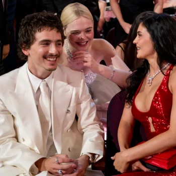 de-leukste-fotos-en-momenten-achter-de-schermen-bij-de-oscars-2026-387541