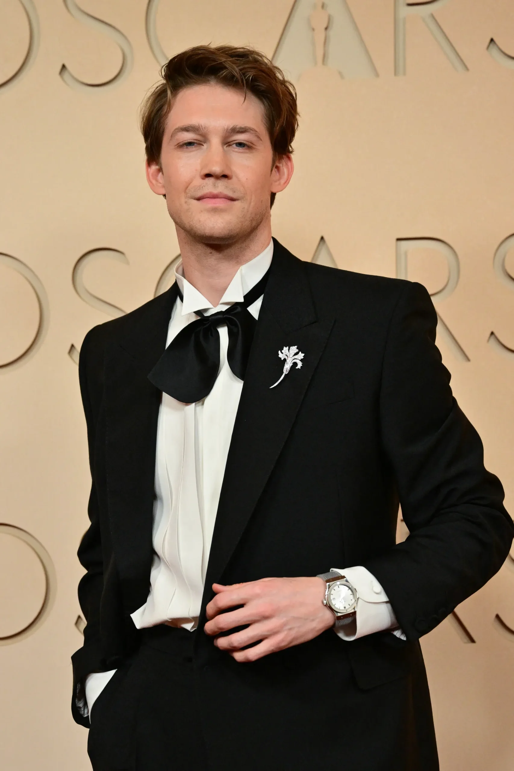 Oscars sieraden van Joe Alwyn