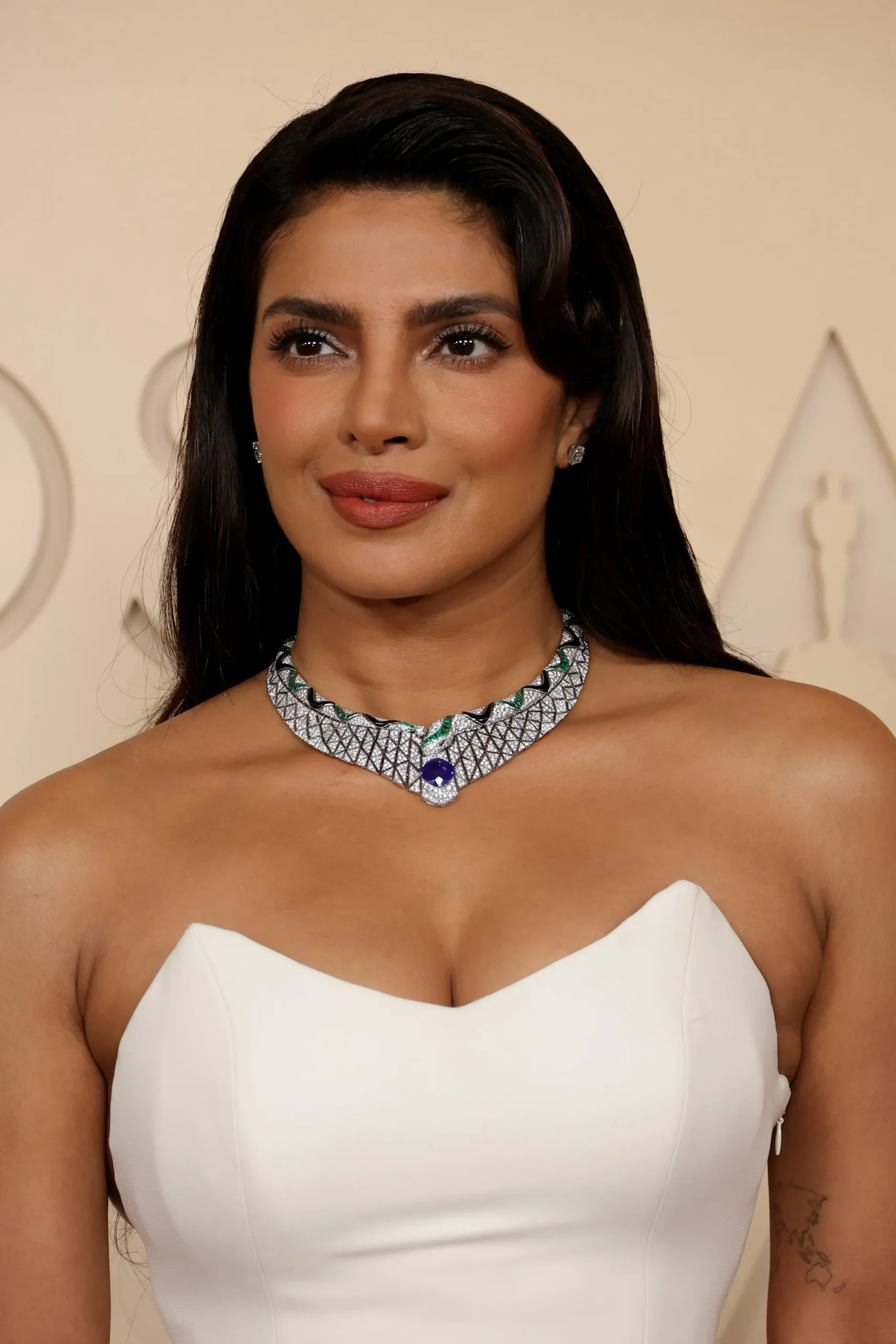 Oscars sieraden van Priyanka Chopra Jones