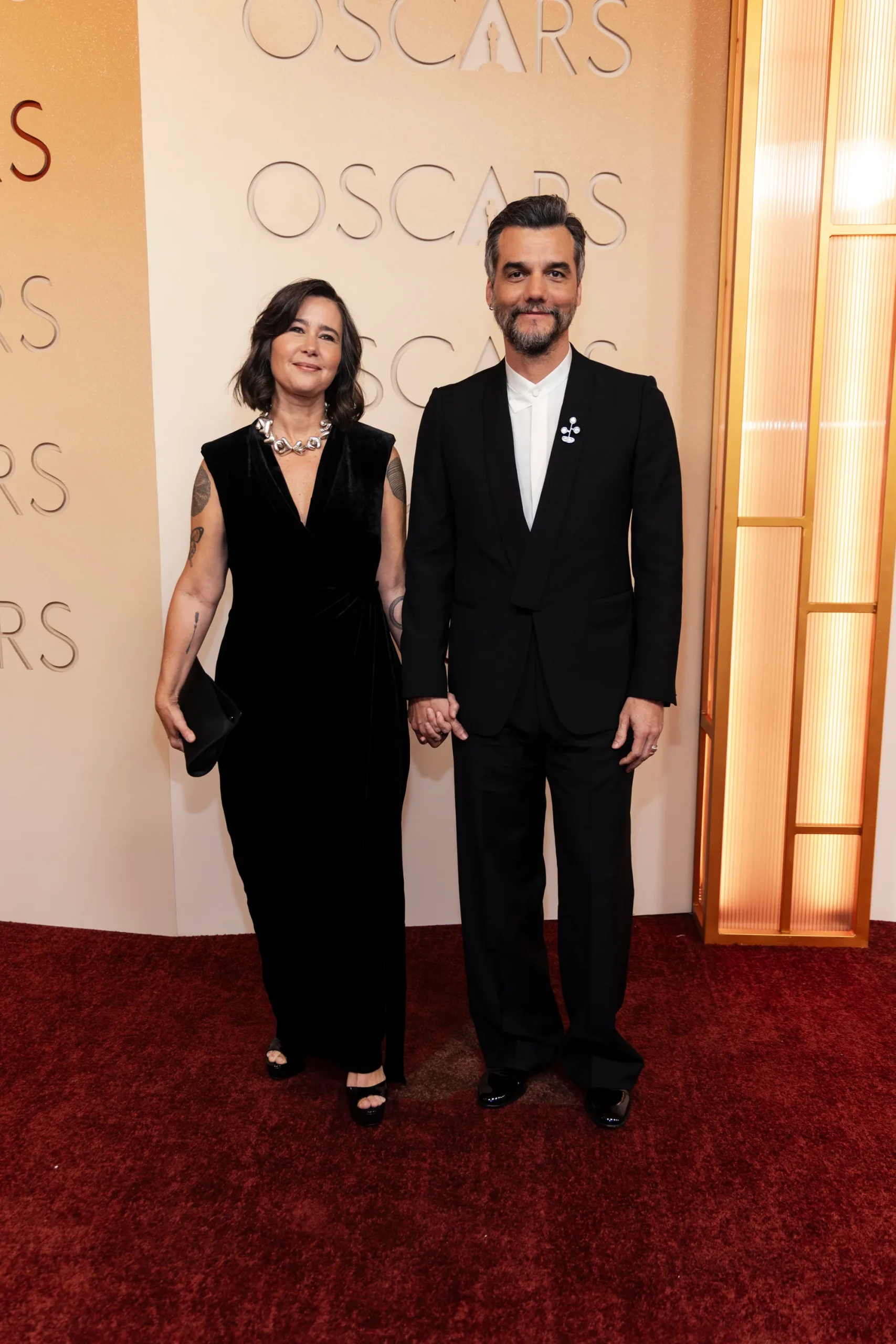 Sandra Delgado en Wagner Moura bij de Oscars 2026
