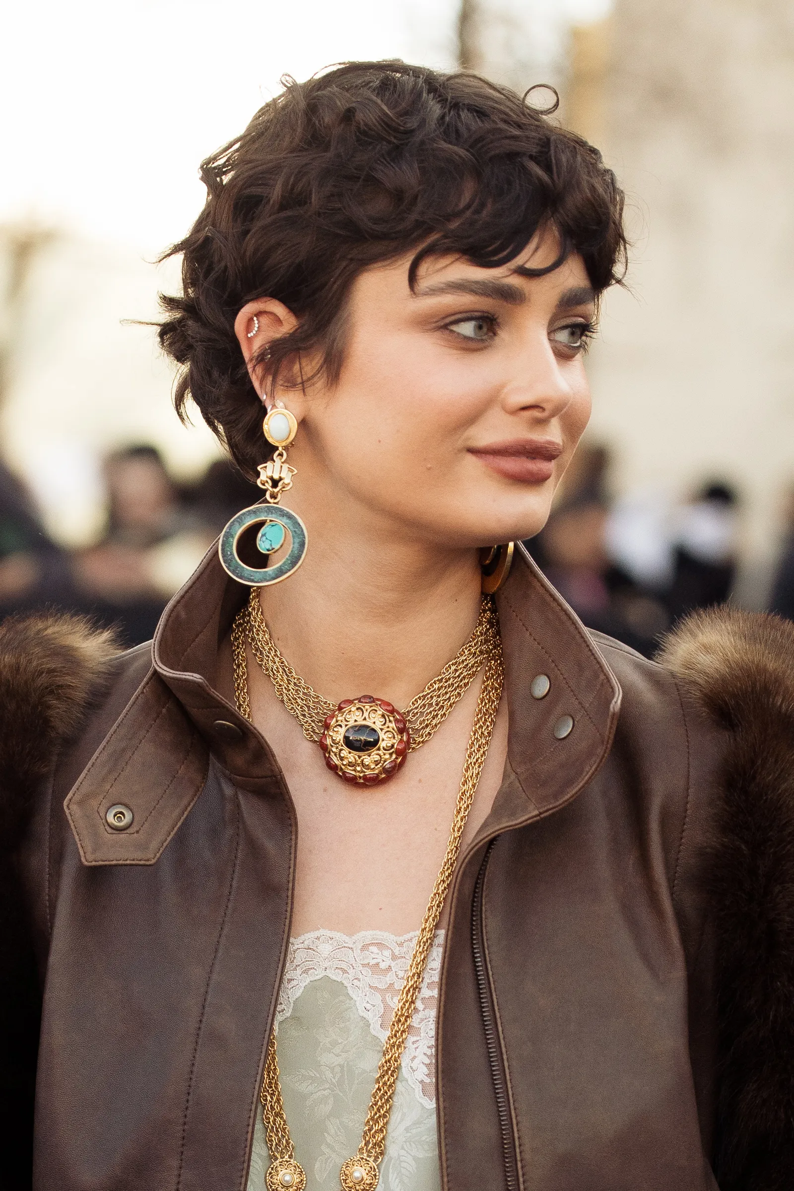 Taylor Hill met een kort kapsel 