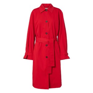 Rode trenchcoat van Toteme