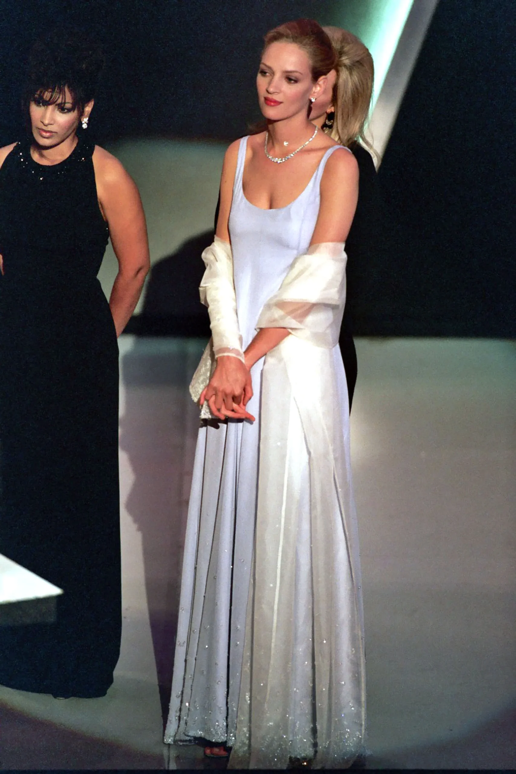 1995, Uma Thurman in custom Prada bij de Oscars