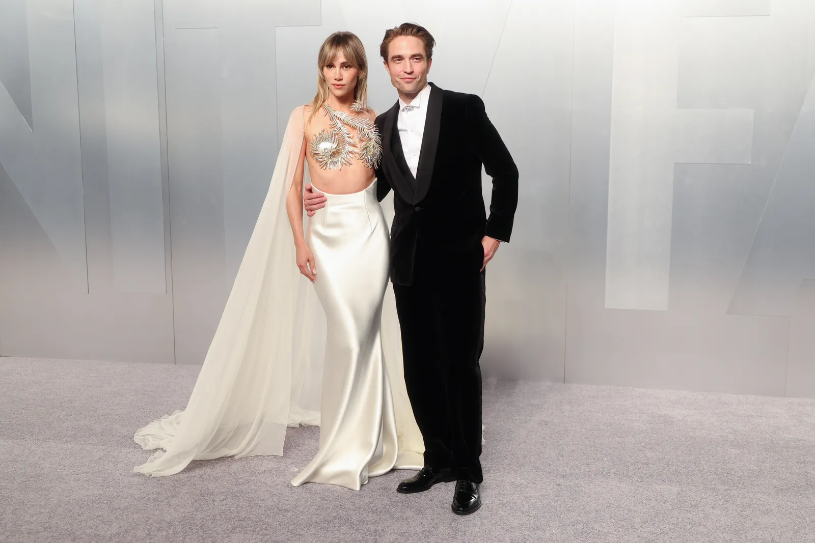 Robert Pattinson en Suki Waterhouse bij de Vanity Fair Oscars Party