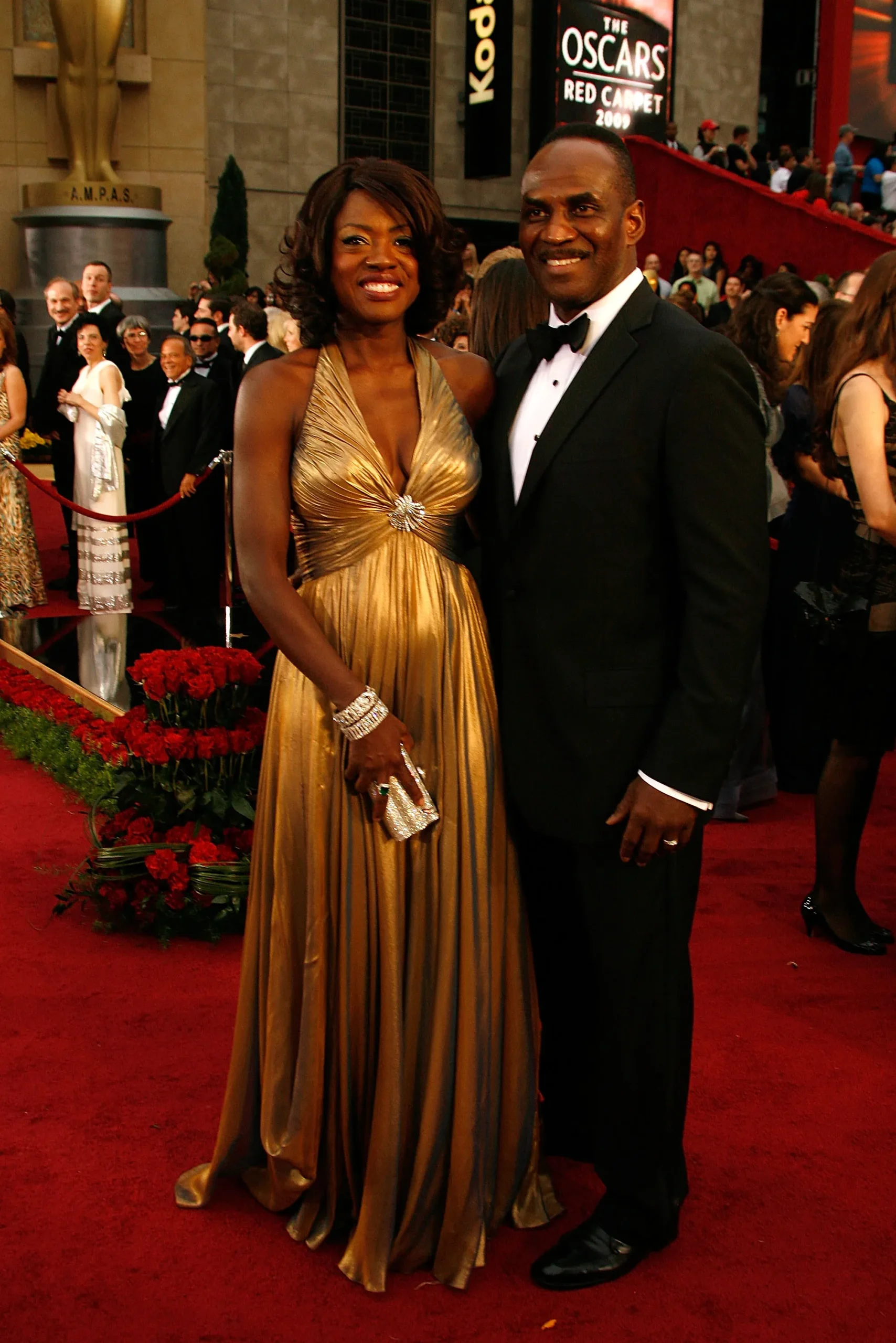 Violis maakt haar Oscardebuut met haar man Julius Tennon in 2009