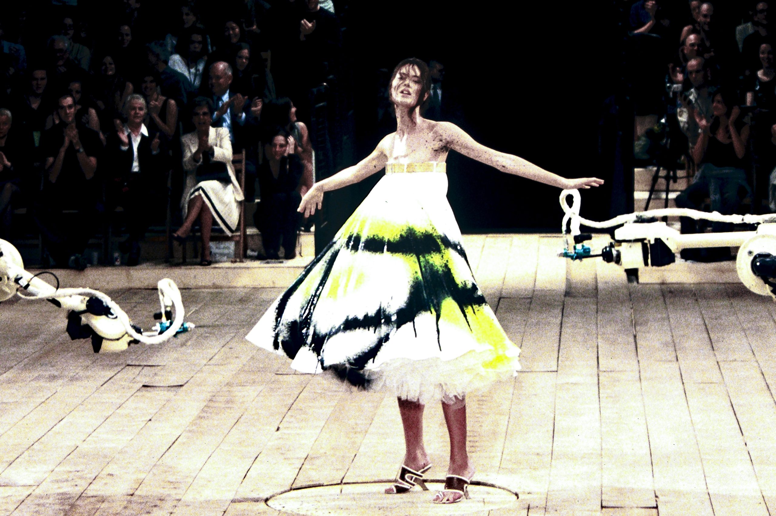 Alexander McQueen lente/zomer 1999