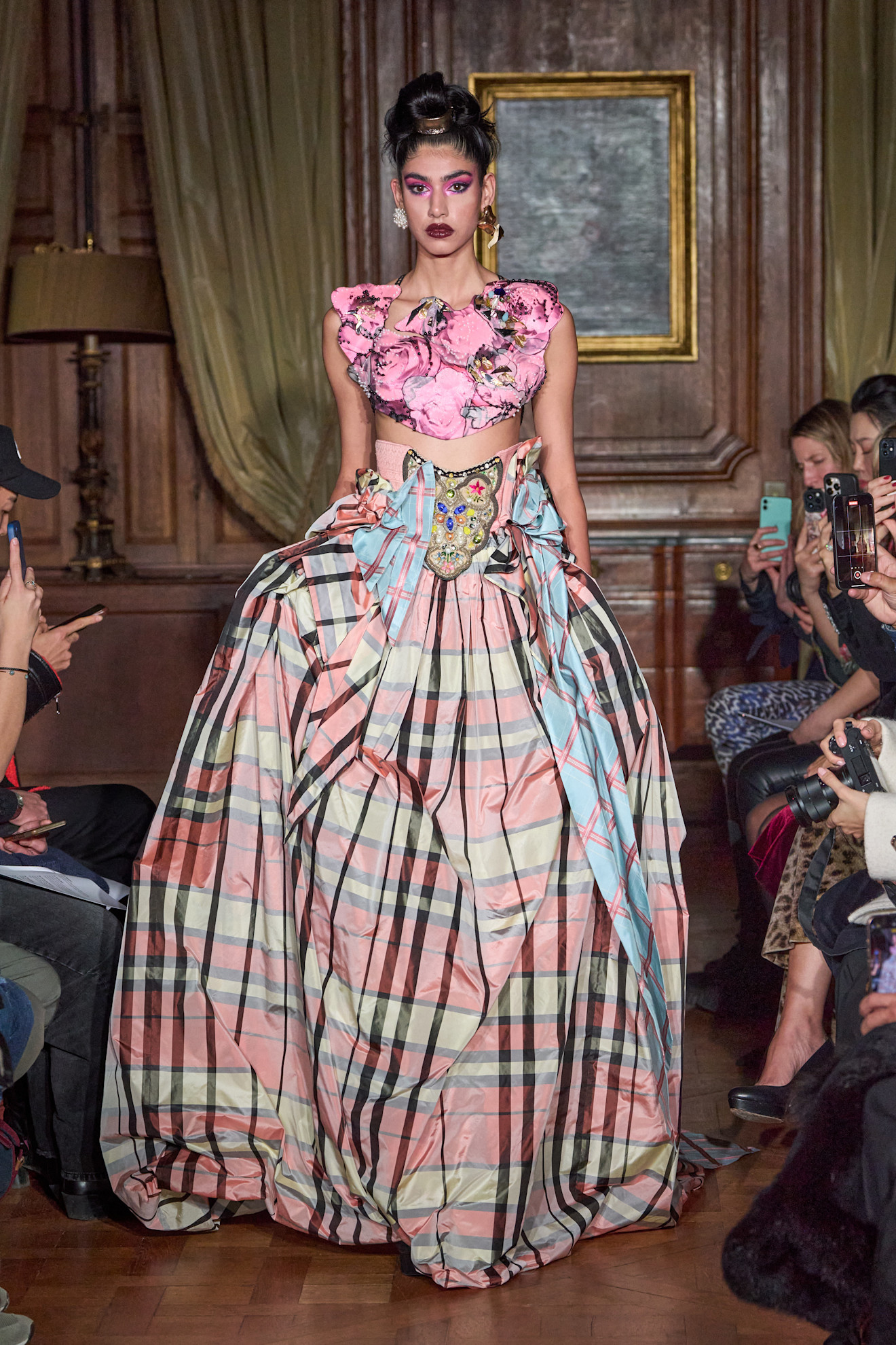 Een look uit de lente/zomer 2025-couturecollectie van RVDK Ronald van der Kemp