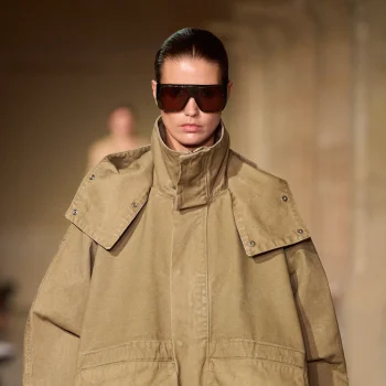 het-edgy-jack-van-de-lente-een-cargobroek-in-de-vorm-van-een-jas-391467