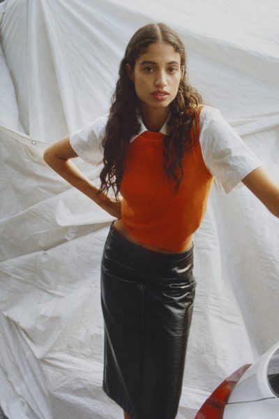 geen-fan-van-een-full-oranje-look-met-een-pop-of-orange-kom-je-koningsdag-stijlvol-door-390259