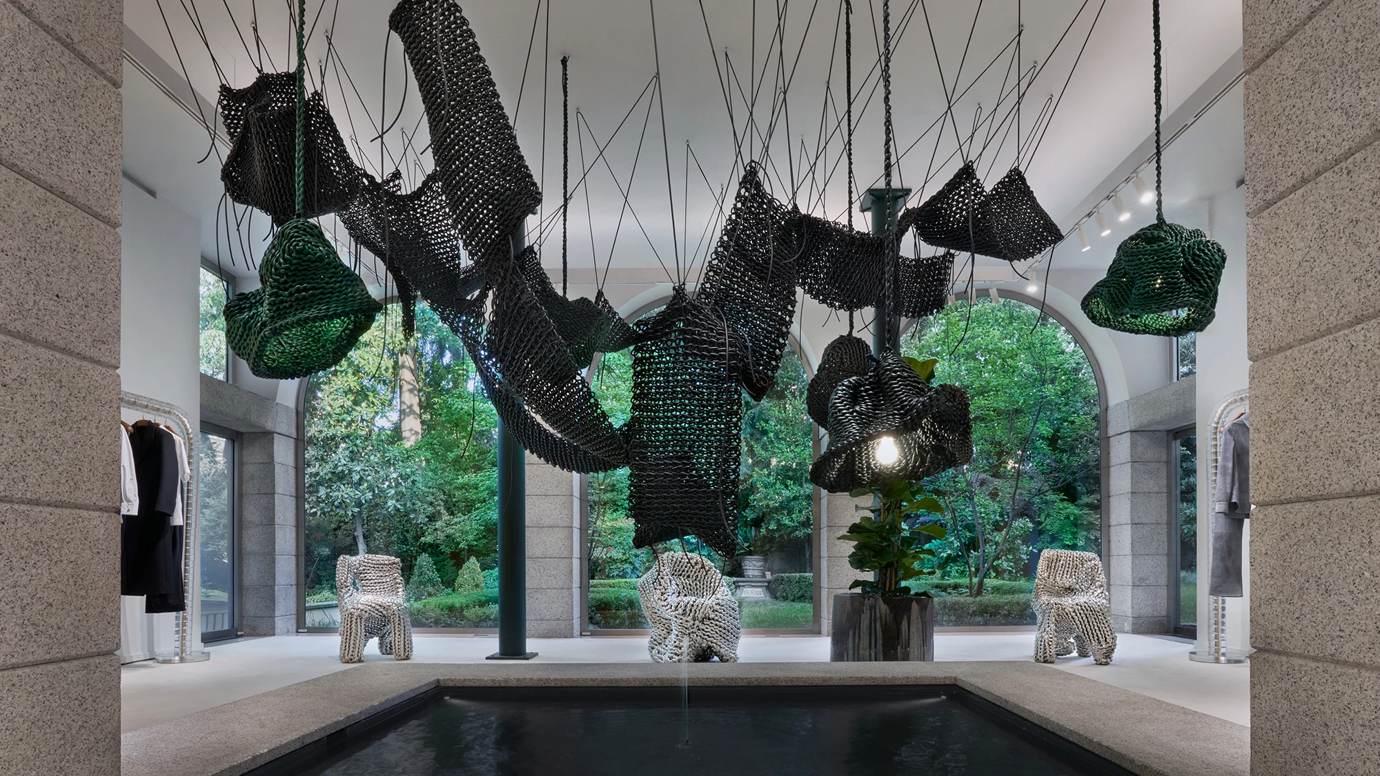 Bottega Veneta installatie tijdens Milan Design Week 2026