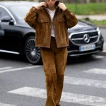 Een streetstyle-ster met bruine ballerina's