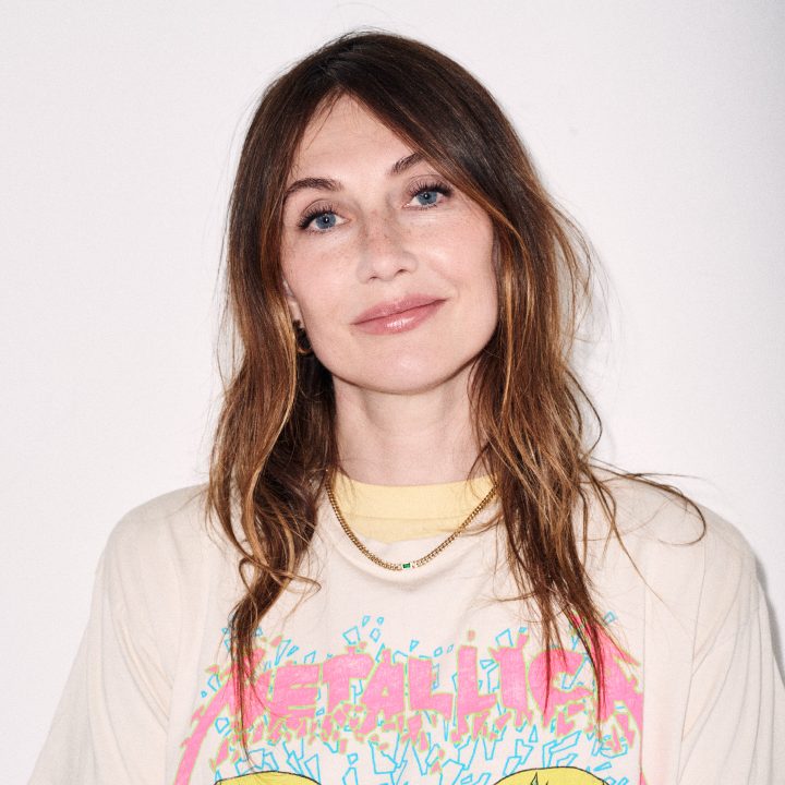 carice-van-houtens-garderobe-is-voor-90-procent-vintage-een-geinig-t-shirt-jaren-80-stukken-daar-ben-ik-gevoelig-voor-389587