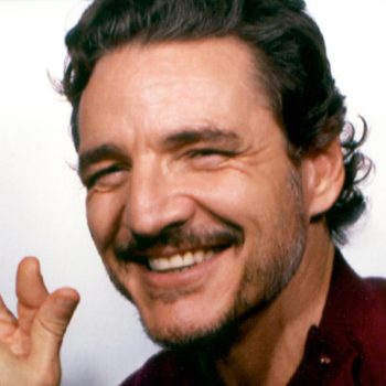 pedro-pascal-is-nu-officieel-een-chanel-man-390618