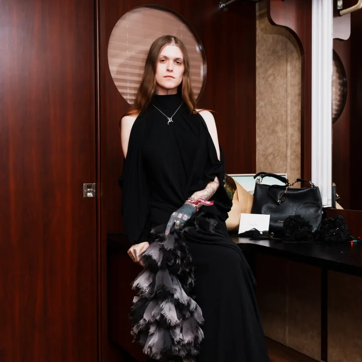 een-couture-overall-en-een-haunted-jurk-van-dior-ethel-cains-coachella-looks-vertellen-haar-verhaal-391598