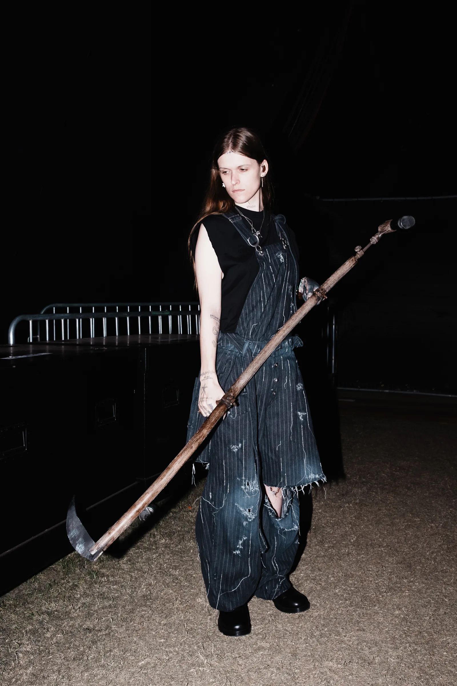 Ethel Cain in haar custom Dior-look voor Coachella