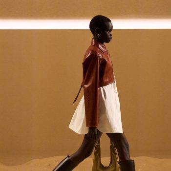 zomerlook-winterschoen-zo-stylen-designers-dit-seizoen-de-hoge-laars-in-de-lente-391669