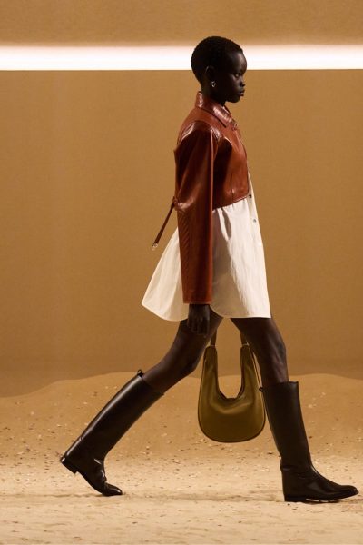 zomerlook-winterschoen-zo-stylen-designers-dit-seizoen-de-hoge-laars-in-de-lente-391669