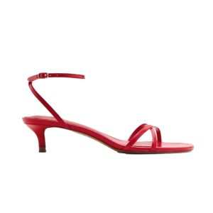 Rode jaren negentig sandalen