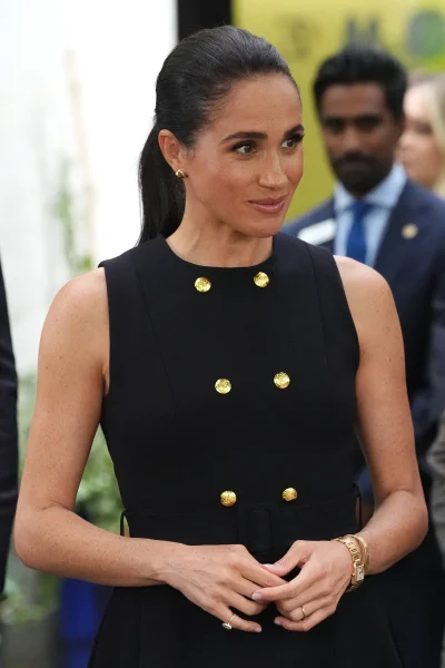meghan-markle-draagt-dit-trendy-australische-merk-tijdens-haar-royal-tour-down-under-390923