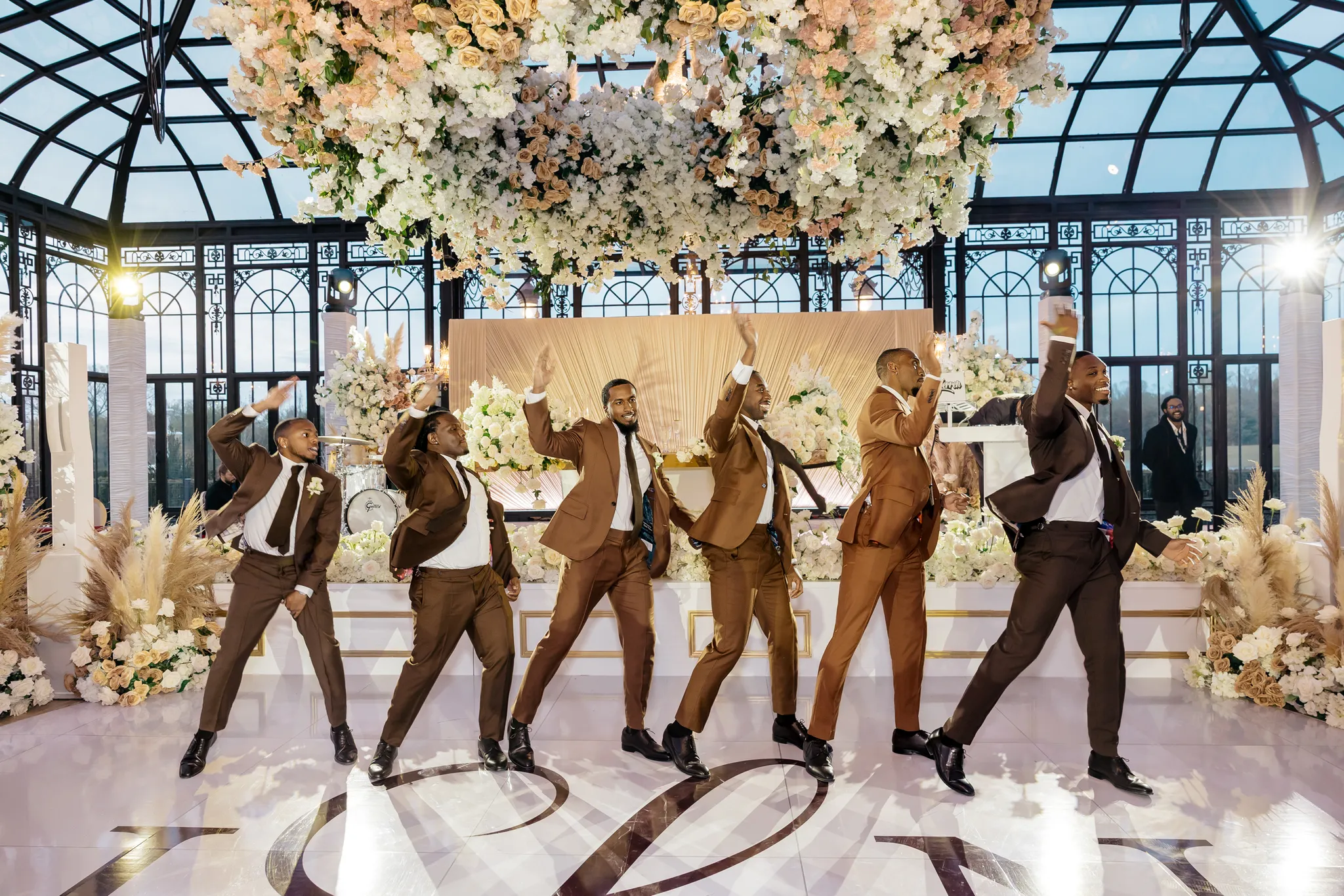 De bruiloft van Noah Lyles en Junelle Bromfield