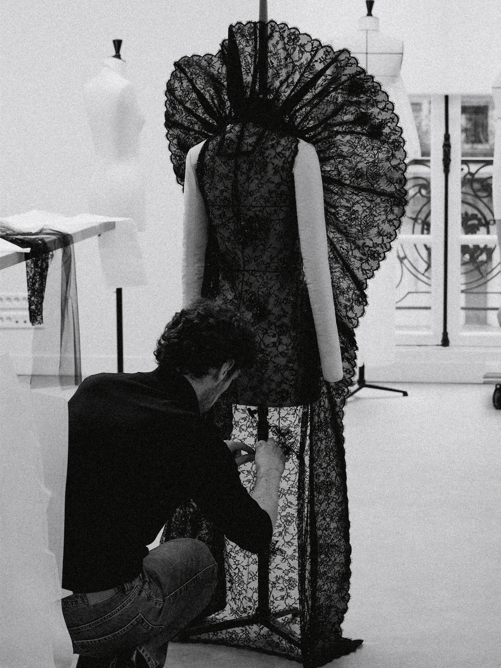 Sabrina Carpenter achter de schermen voor haar Coachella-Dior-looks