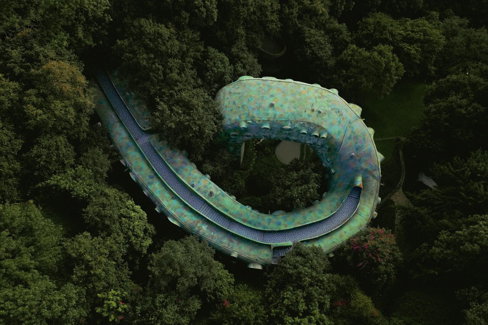 De surrealistische bruiloft van Sofia Alva en Dan Haddad