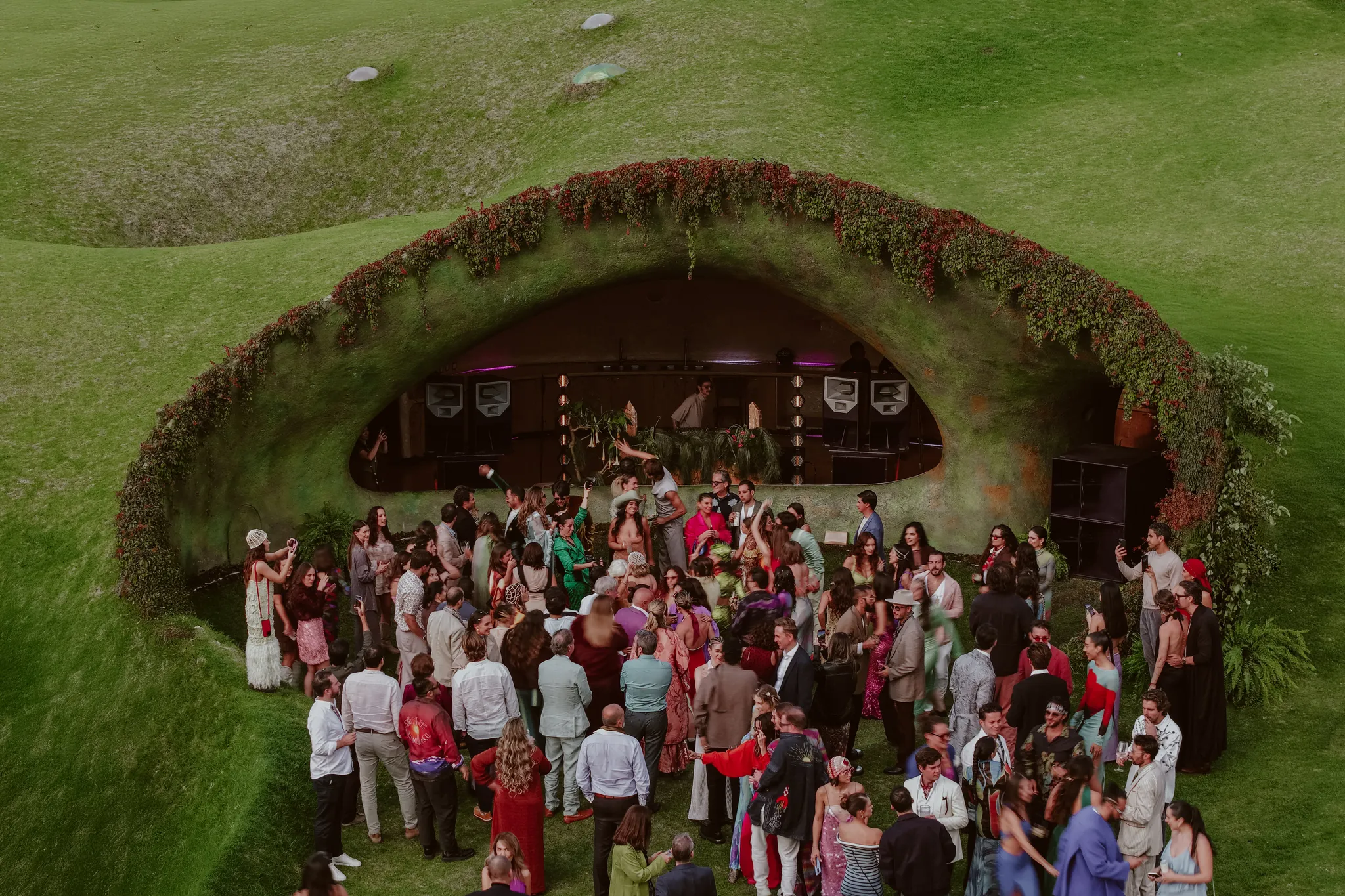 De surrealistische bruiloft van Sofia Alva en Dan Haddad