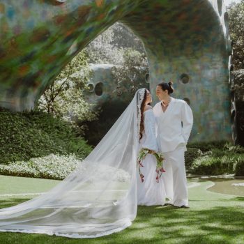 zien-een-op-lucide-dromen-geinspireerde-bruiloft-in-een-surrealistisch-beeldenpark-buiten-mexico-stad-390774