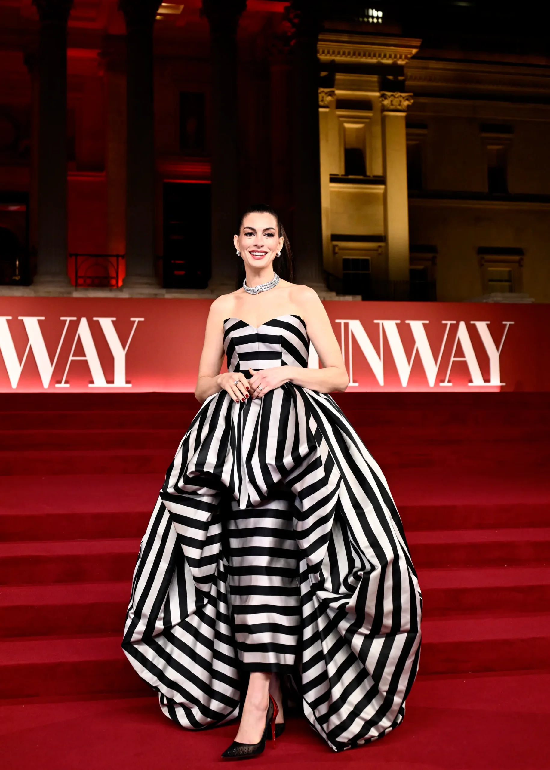 Anne Hathaway bij de première van The Devil Wears Prada 2 in Londen