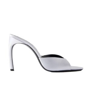 Satijnen sandalen van Victoria Beckham