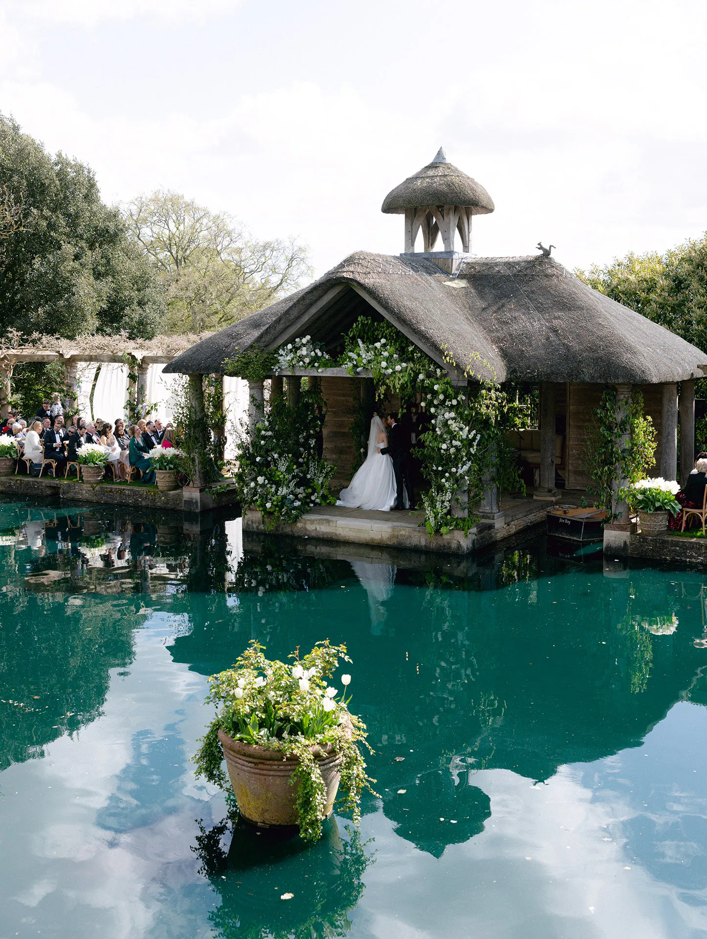 Beeld van de bruiloft van Jack Whitehall en Roxy Horner